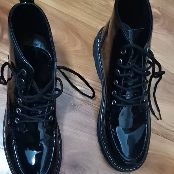 Men's handsome leather shoes